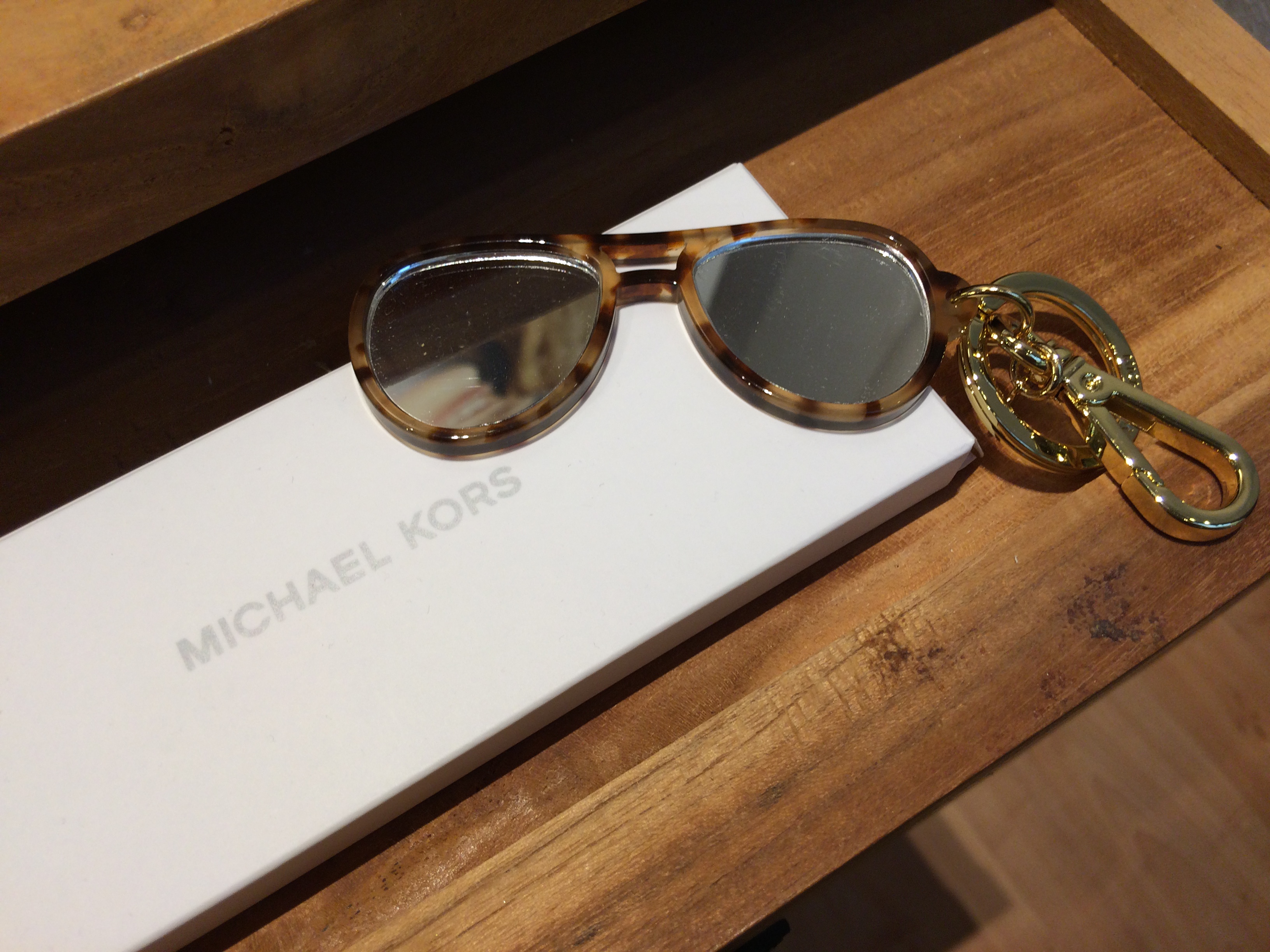 Londen Thuisland Antagonist Gratis Michael Kors tashanger - Het BrillenKabinet